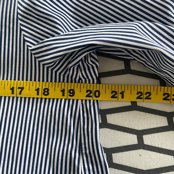 MUJI Collarless Boxy Shirt - Picture 3 of 6